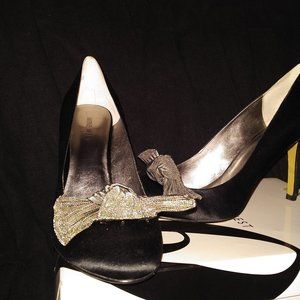Black pumps with silver mesh bow Nine West size 7.5, worn once -- elegant